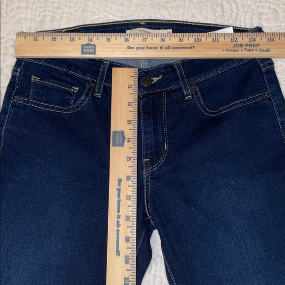 Levi's Indigo Dark Wash Denim Jeans. 711 Skinny.  Size 26. - Picture 8 of 10